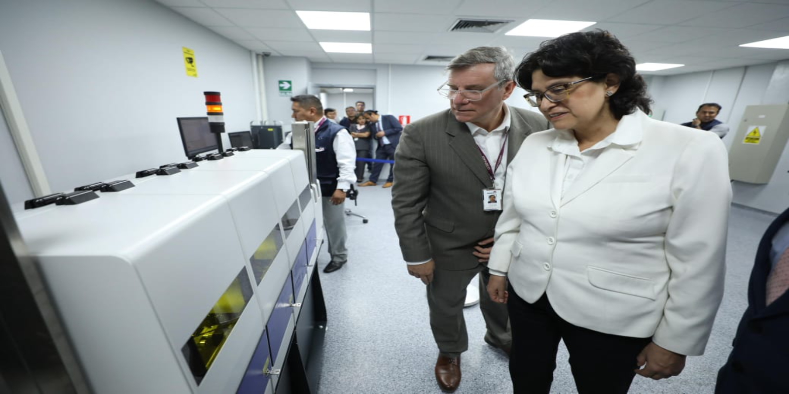 Reniec inaugura centro de impresión de los nuevos DNI electrónicos 3.0 para Arequipa y el sur del país