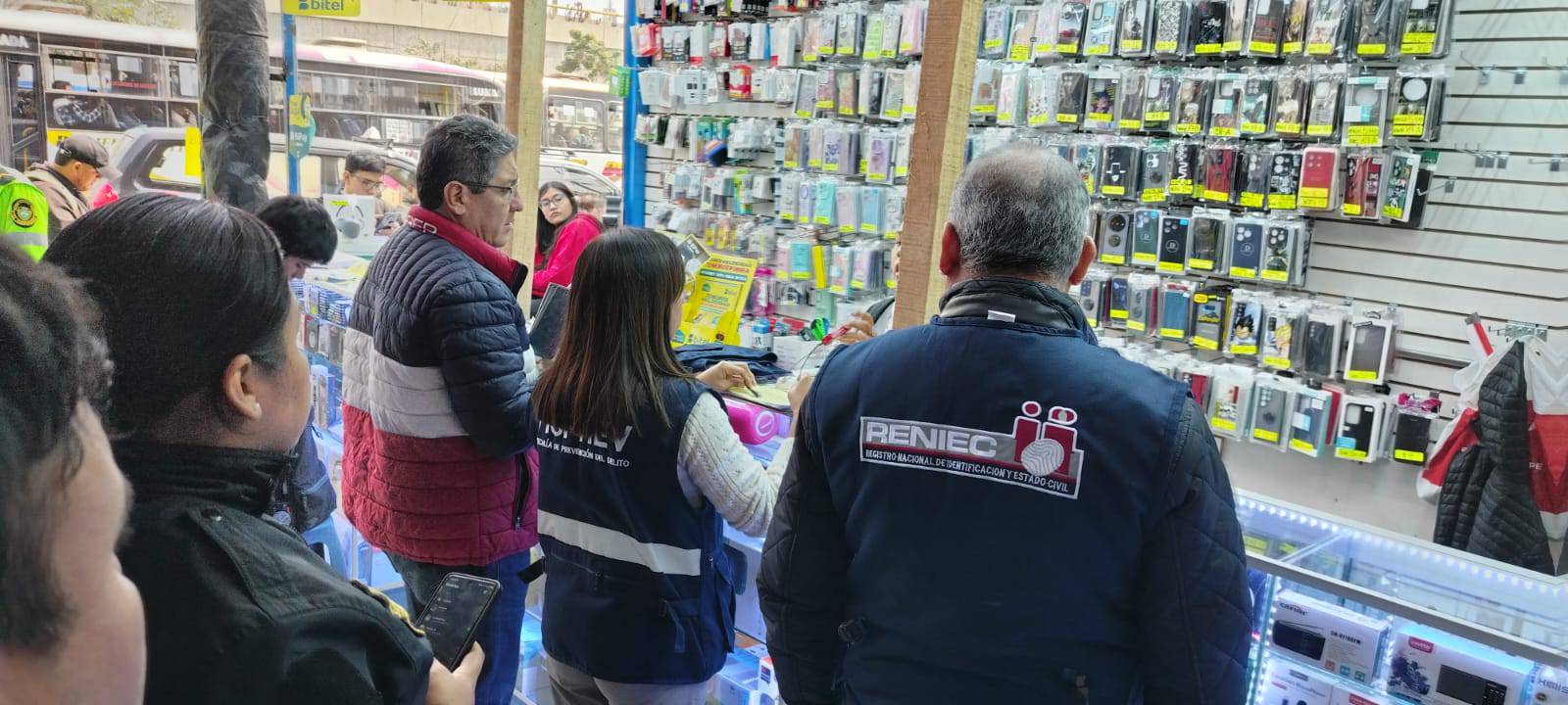 Investigan a vendedores informales de chips.jpg